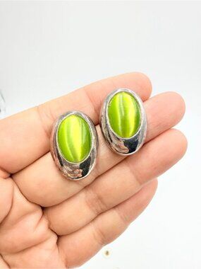 Vintage Lime Green Cat’s Eye Cabochon Oval Stud Earrings